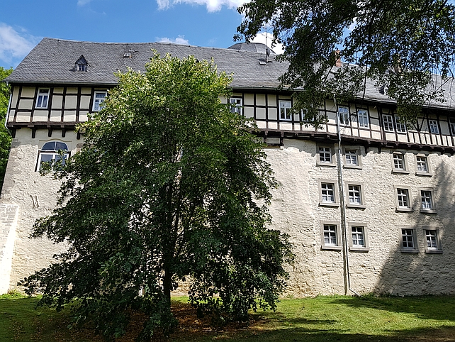 Burg-Westfluegel_2019081402 Burg-Westfluegel_2019081402